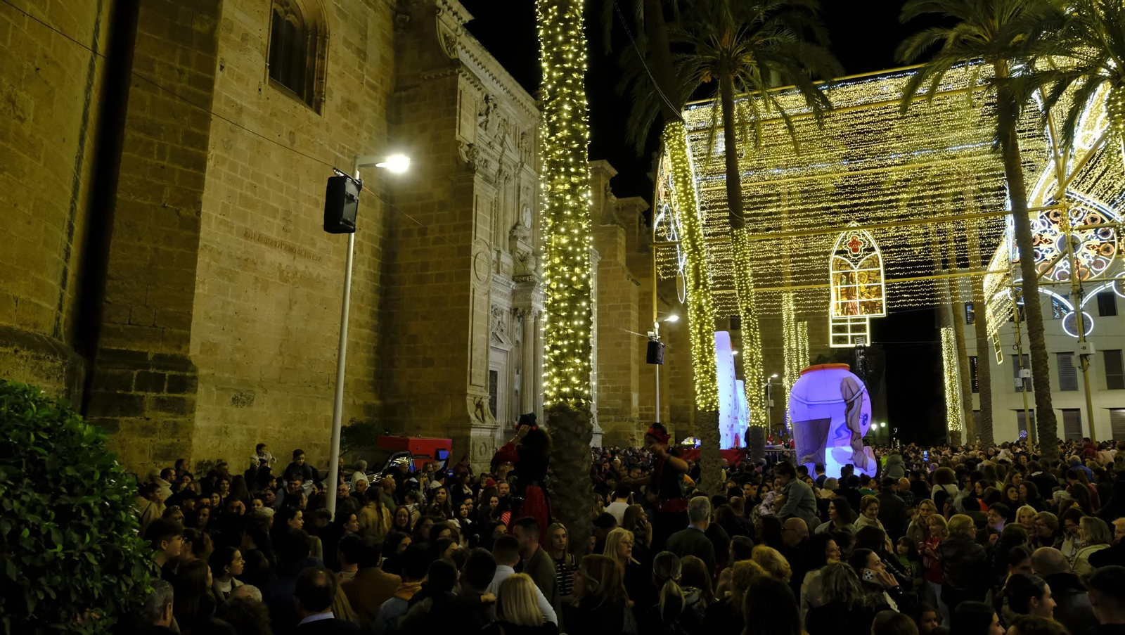 Las mejores imágenes del encendido navideño en Almería