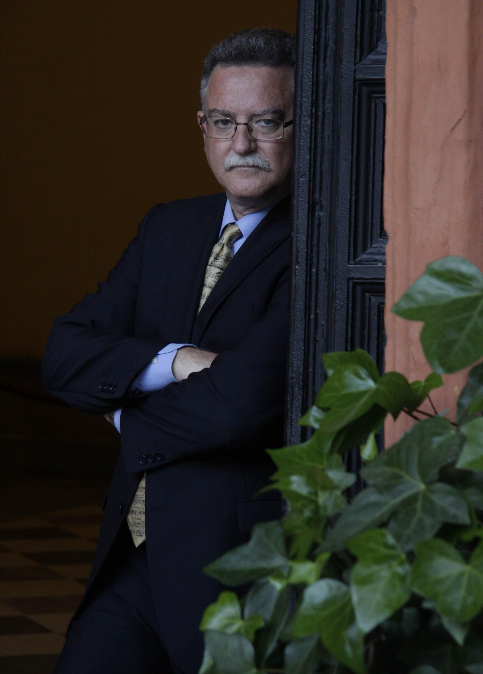 Moreno Mengíbar se ha especializado en óperas sevillanas.