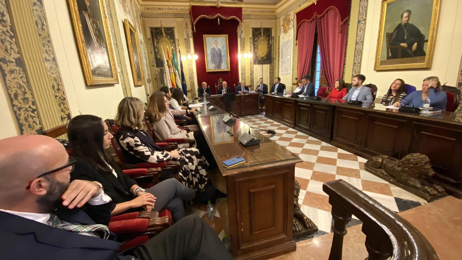 Sesión plenaria celebrada en el Ayuntamiento de Antequera. Sesión plenaria celebrada en el Ayuntamiento de Antequera.