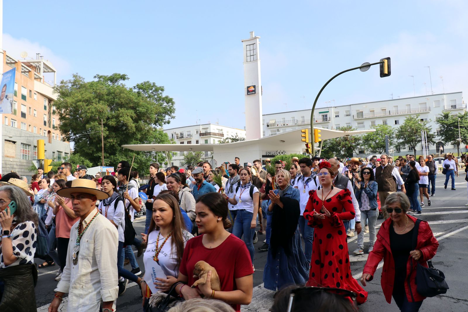 El Rocío 2023: Imágenes de los peregrinos de la Hermandad de Emigrantes