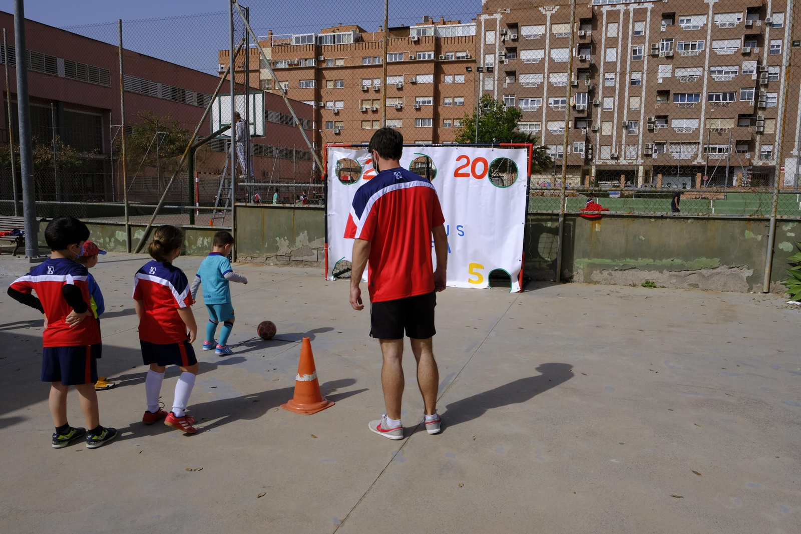 Fotogalería de los campus de Sporting Almería y Fútbol Indoor La Academia.