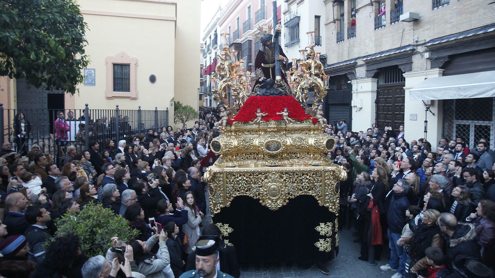 El Cristo de las Tres Caídas de la Hermandad de San Isidoro.