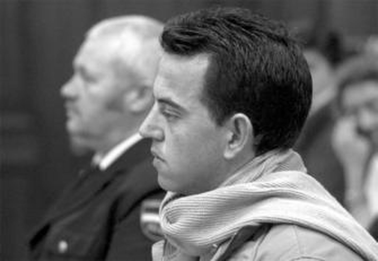 El procesado, sentado en la sala de vistas durante el juicio por el asesinato.