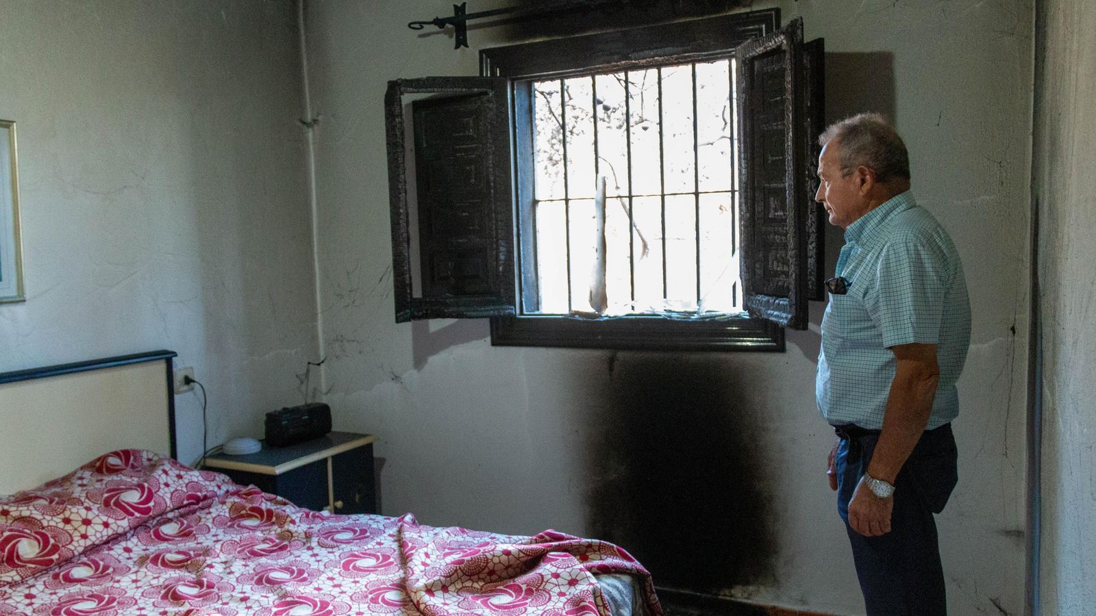 Las llamas estuvieron a punto de entrar en la vivienda