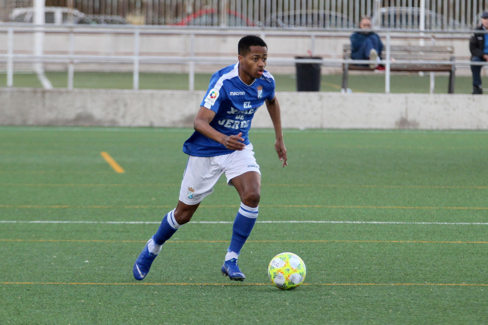 Kevin Balongo fue titular ante el Arcos y también puede salir de inicio en Lebrija.
