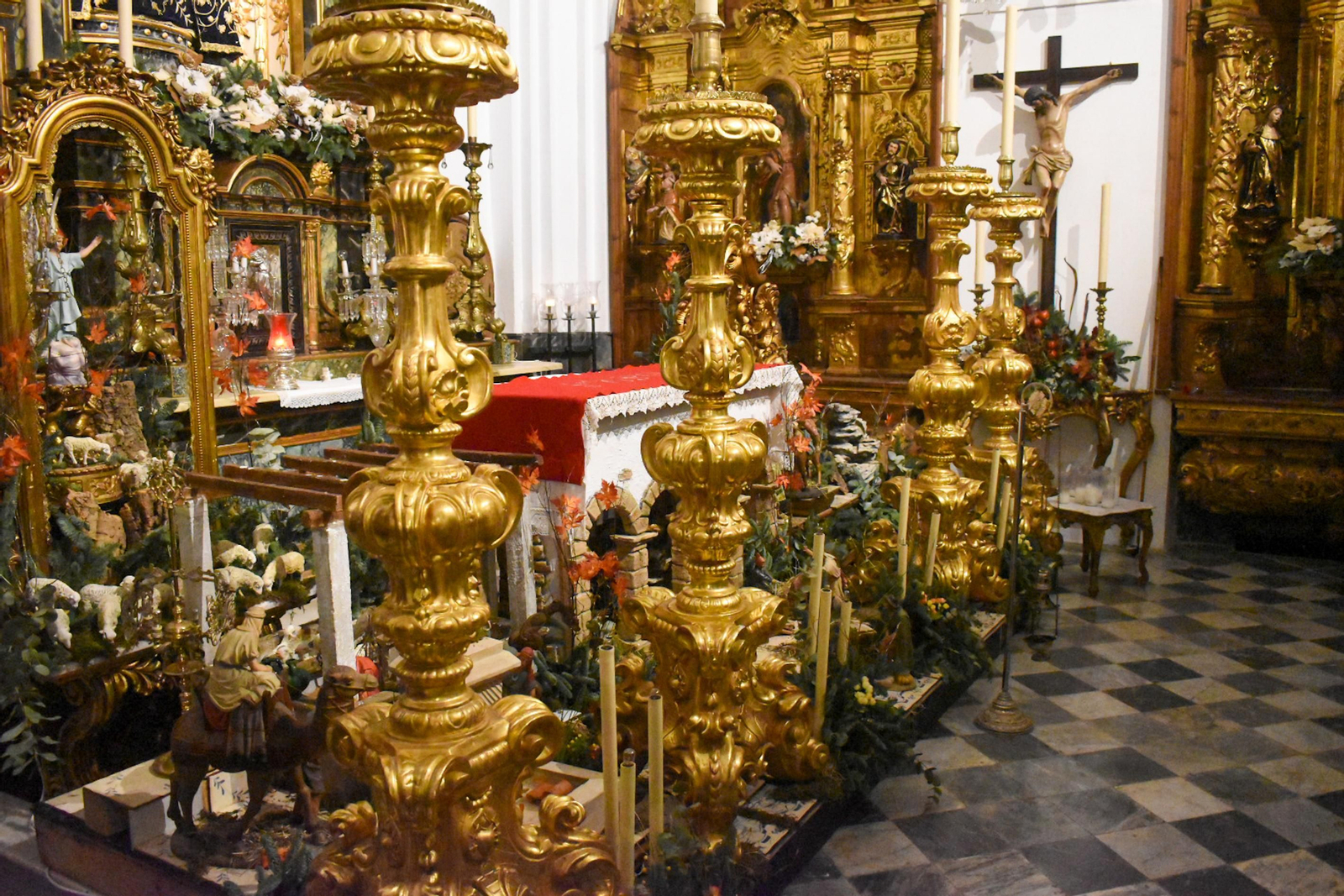 VOT SERVITAS DE M”. STMA, DE LOS DOLORES Lugar: c/ Sagasta, 53 Capilla de Ntra. Sra. De los  Dolores Horario: Laborables: 10.30 h. a 13.00 h. 18.00h a 20.30 h. Festivos: 11.00 h. a 13.30 h. (A partir del dia 22 se amplia horano de mañana) hasta las 14.00  h.)