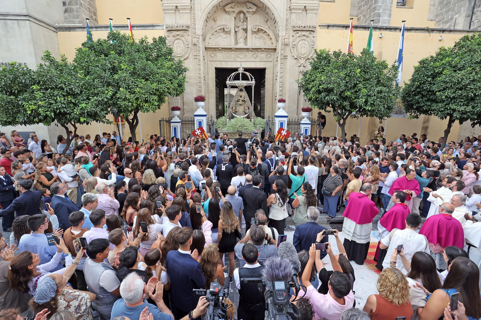 Imágenes de la procesión de La Patrona de Jerez