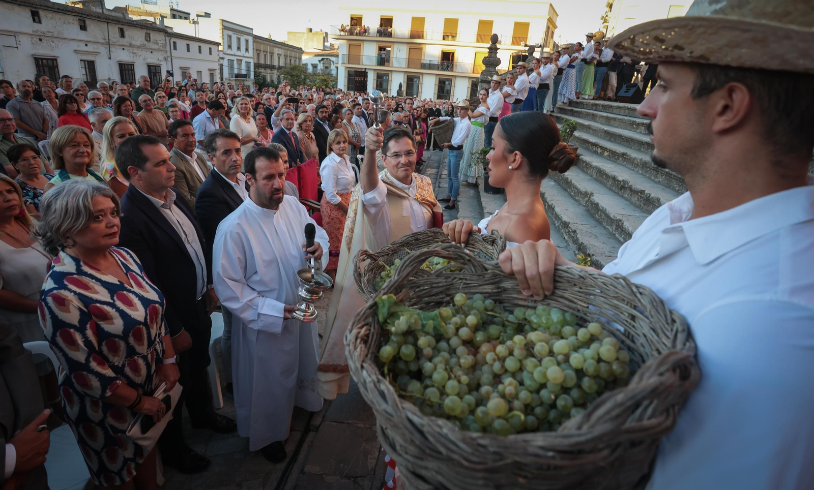 Imágenes de la Pisa de la Uva en la Catedral de Jerez