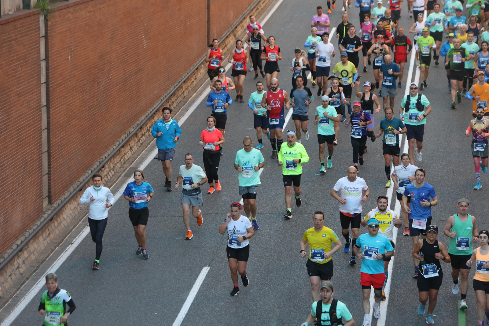 Búscate en la Zurich maratón de Sevilla