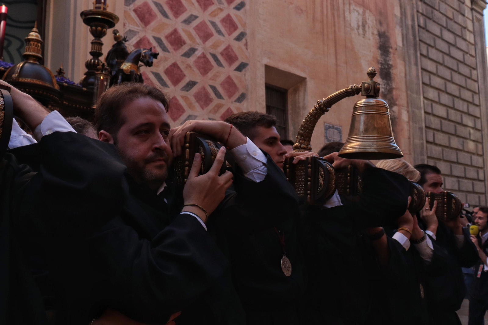 Dolores de San Juan en el Viernes Santo de Málaga, en imágenes
