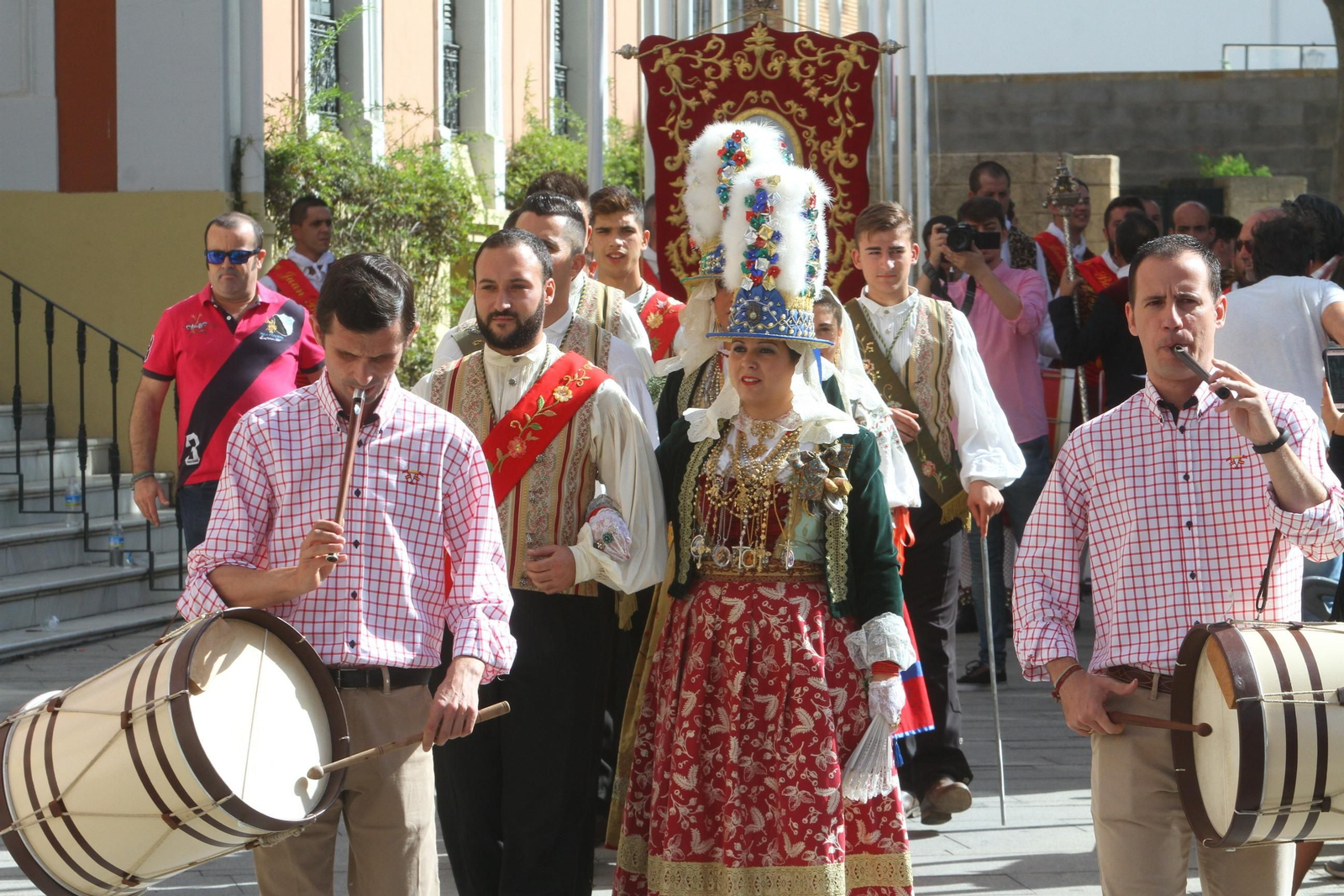Imágenes del desfile Iberoamericano de bailes.