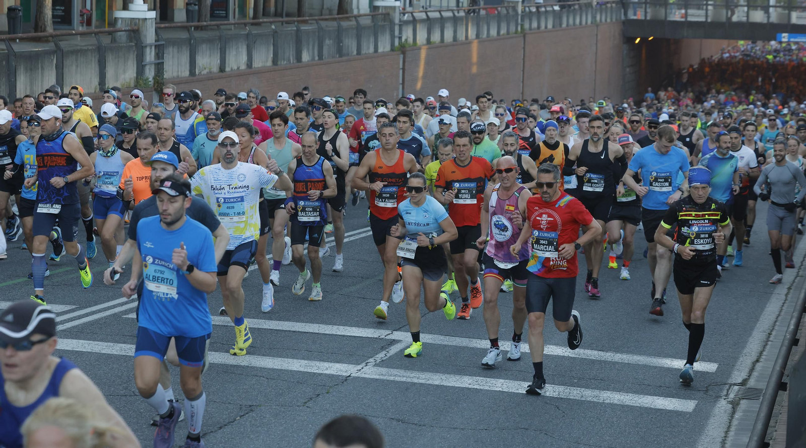 Búscate en el Zurich Maratón de Sevilla 2025