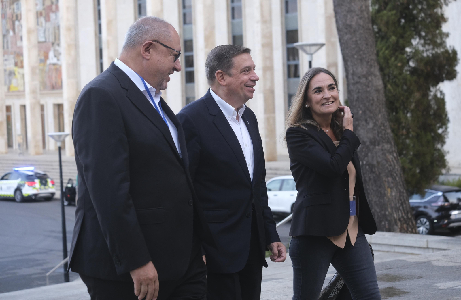 La visita de los ministros de la UE a la finca experimental de Rabanales en Córdoba, en fotografías
