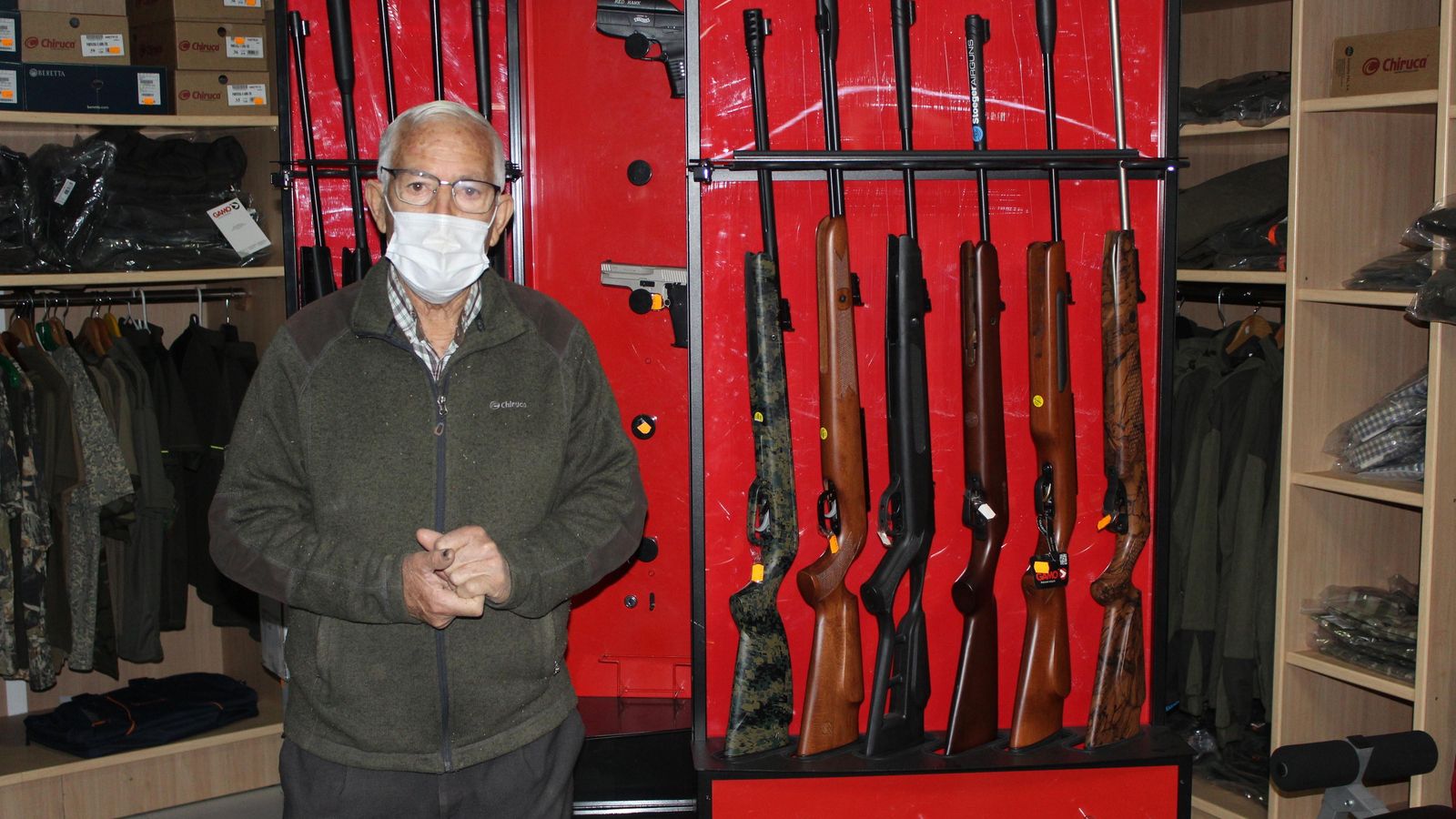 La tienda también es una de las armerías que más vende en España.