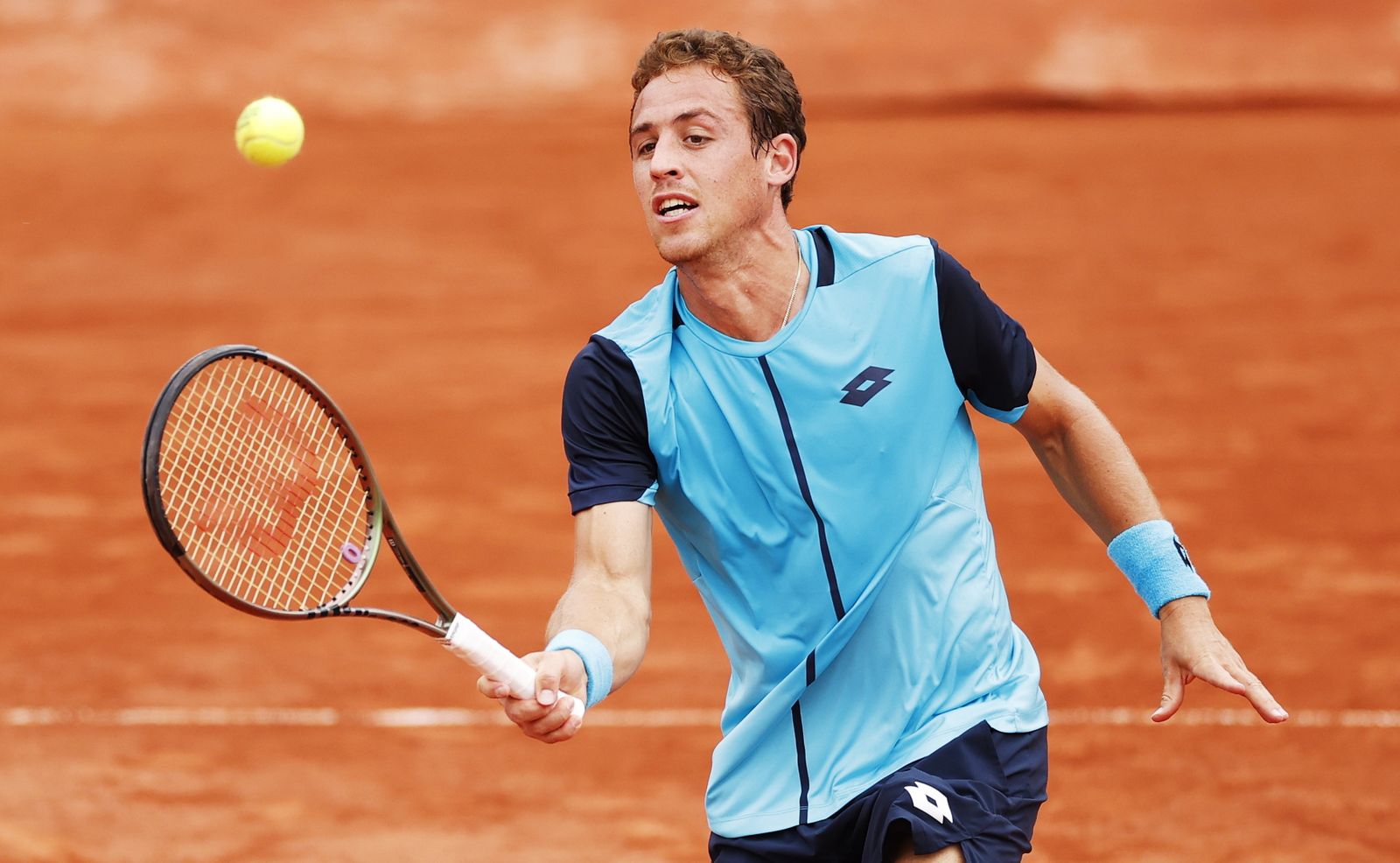 Carballés se estrenó con victoria en el torneo parisino.