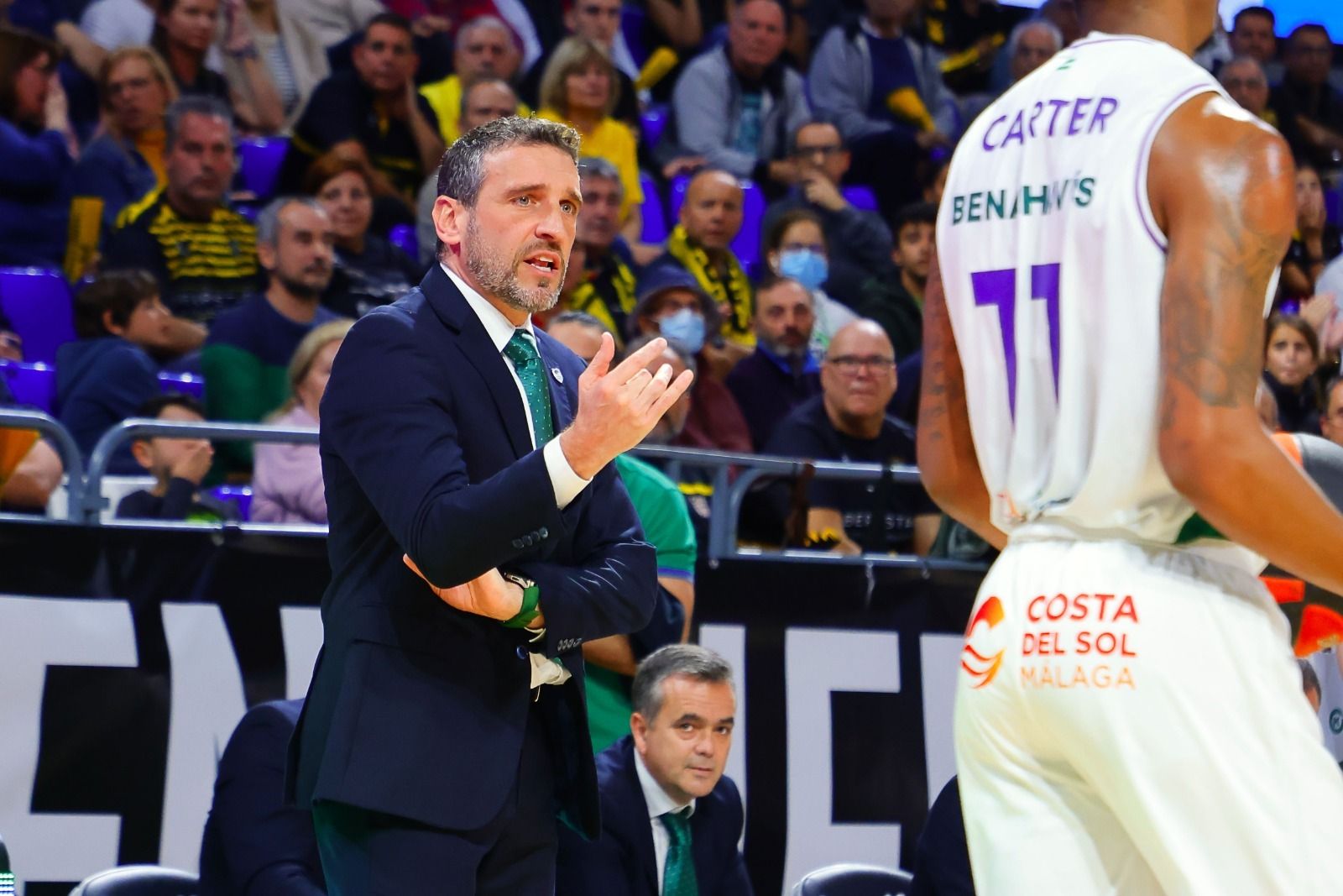 Ibon Navarro dando indicaciones.