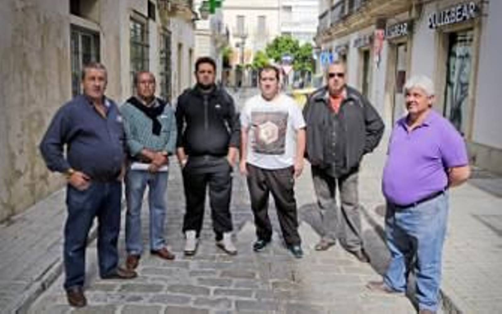 Los ex empleados de una cristalería denuncian al dueño por los impagos