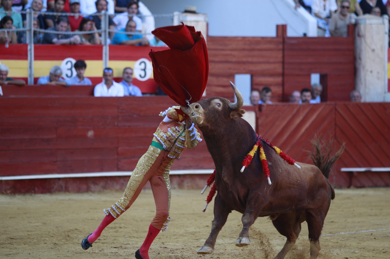 Triunfo del diestro Emilio de Justo en la Corrida de Toros de la Feria de Almería 2023
