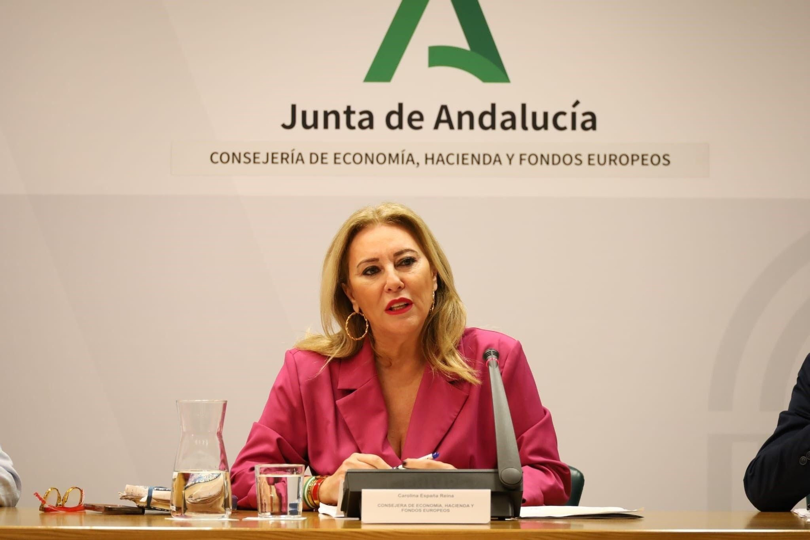 El Gobierno andaluz acometerá una "séptima bajada de impuestos" para "seguir atrayendo inversiones"
