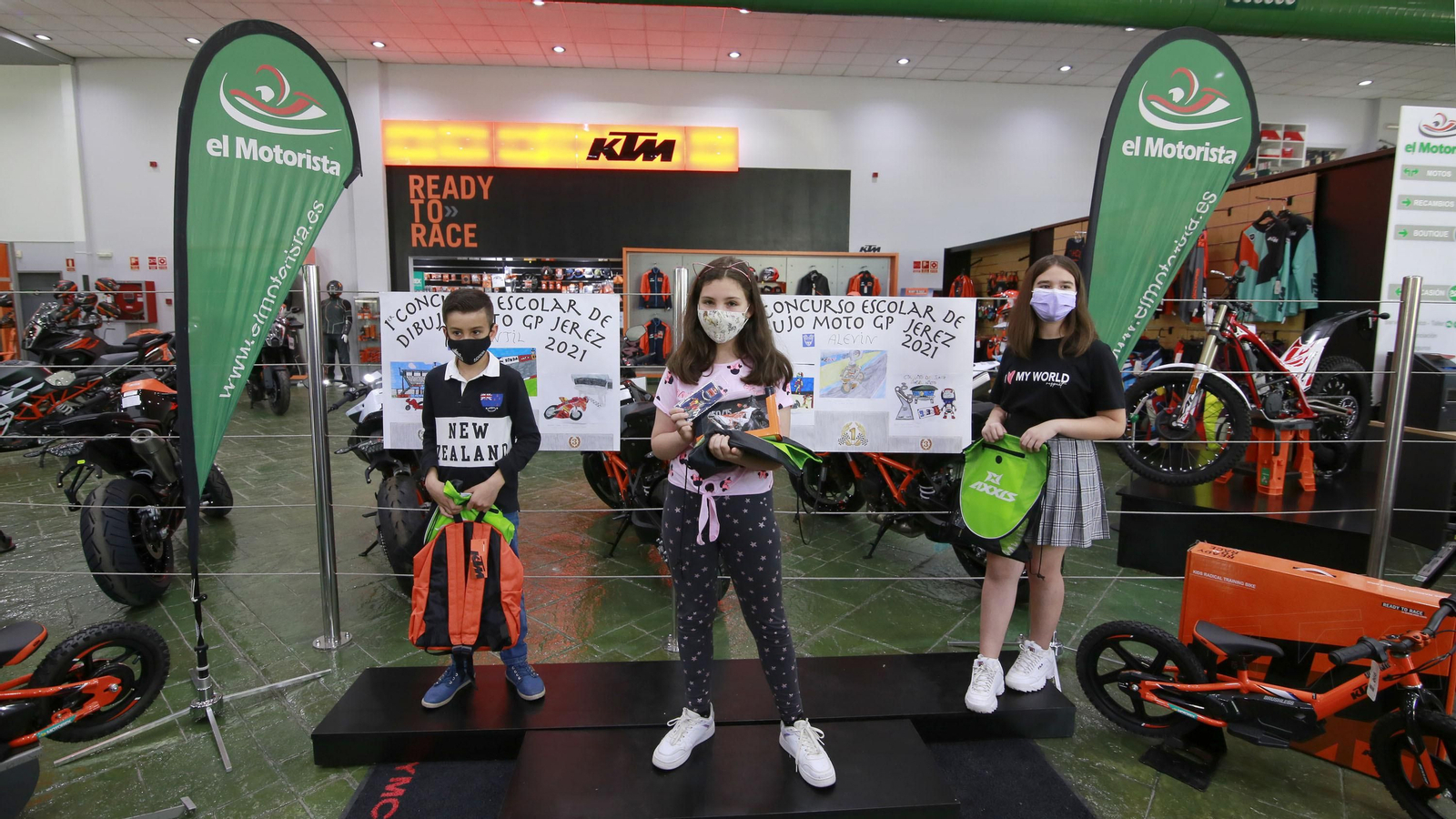 Entrega de premios en El Motorista del Concurso de Dibujo Escolar MotoGP.