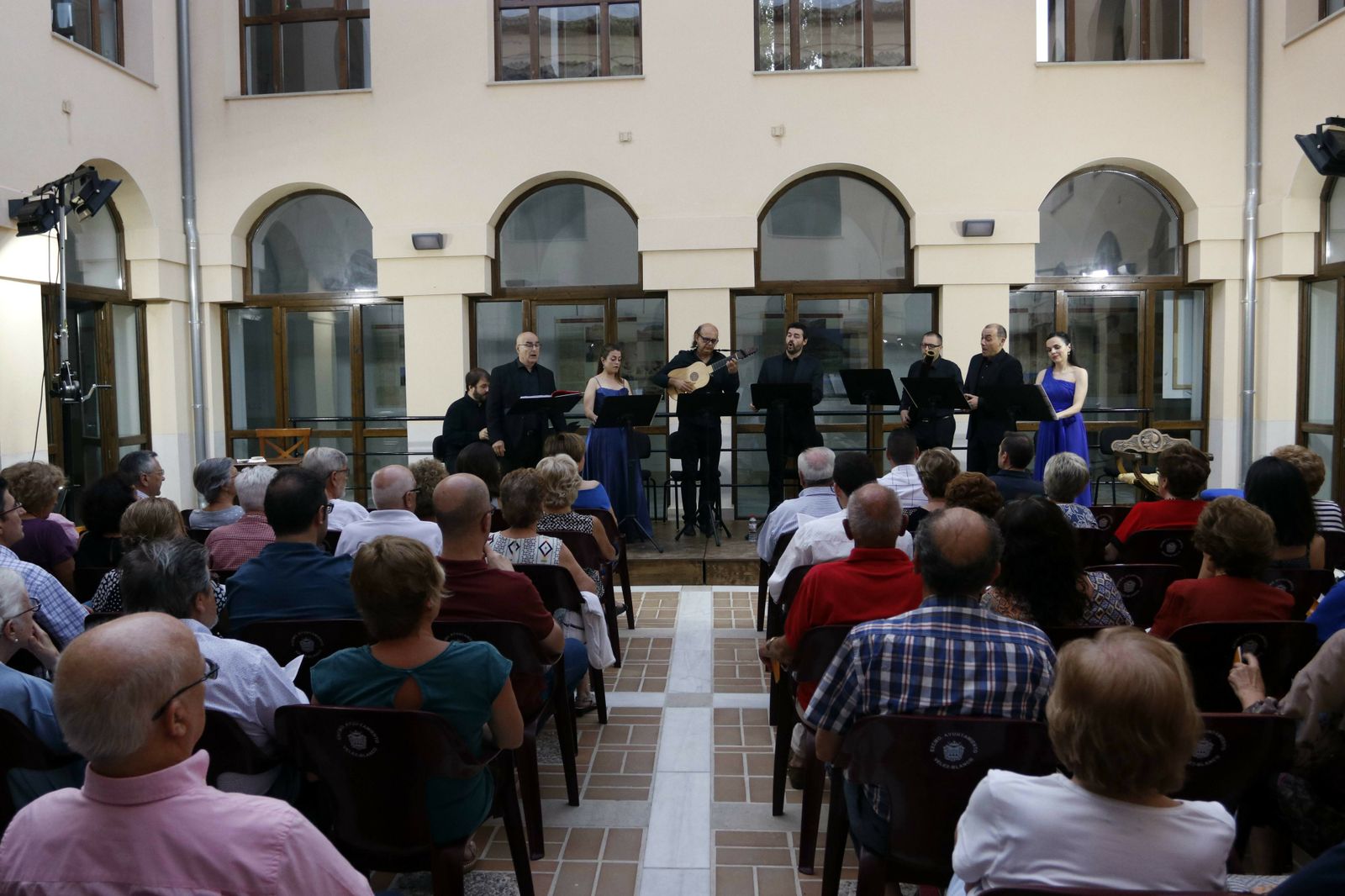 Fotogalería de la actuación de Chiavette sobre la gesta de Magallanes.