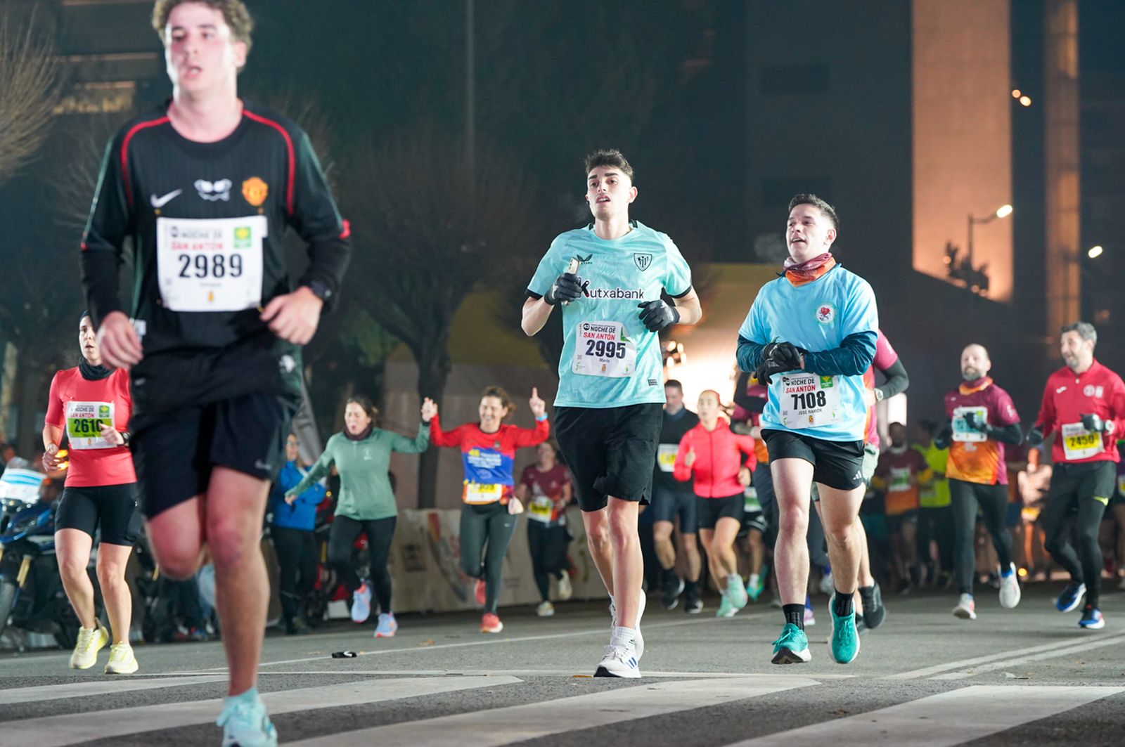 En imágenes: búscate en tu llegada a meta de la Carrera de San Antón 2026 (13)