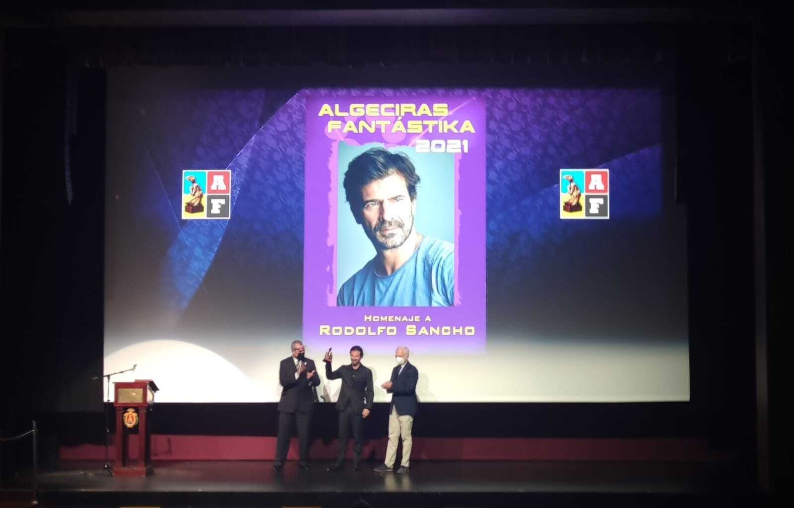 Rodolfo Sancho recoge su Místico de Honor de Algeciras Fantástika.