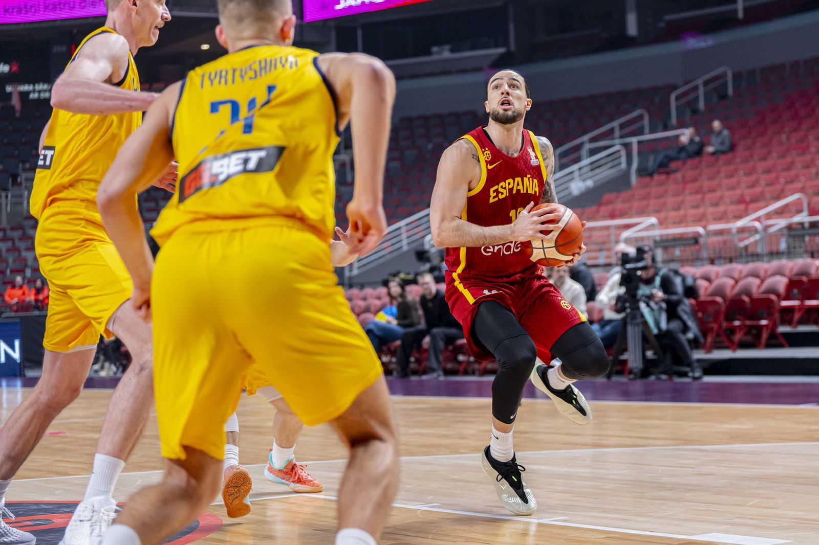 Las mejores fotos del Ucrania-España de baloncesto