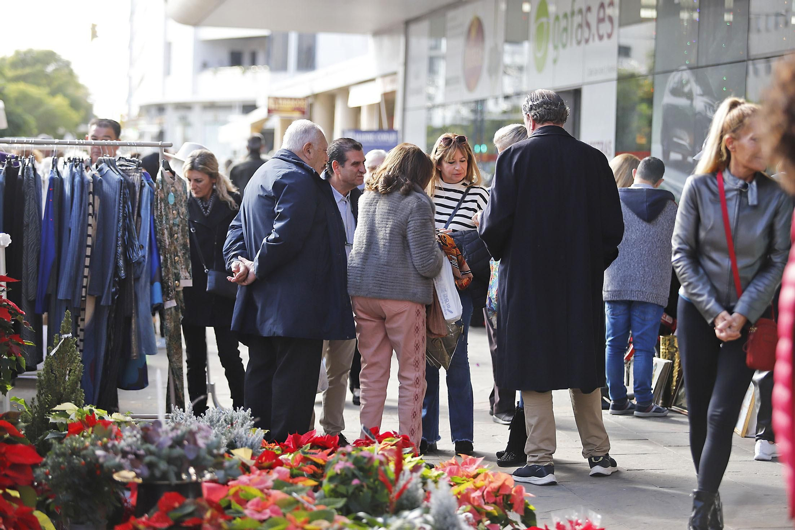 Imágenes del ambiente en el zoco del Mercado del Carmen