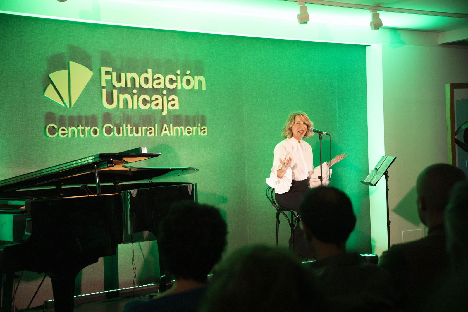 Sole Giménez charla y recital en Fundación Unicaja de Almería