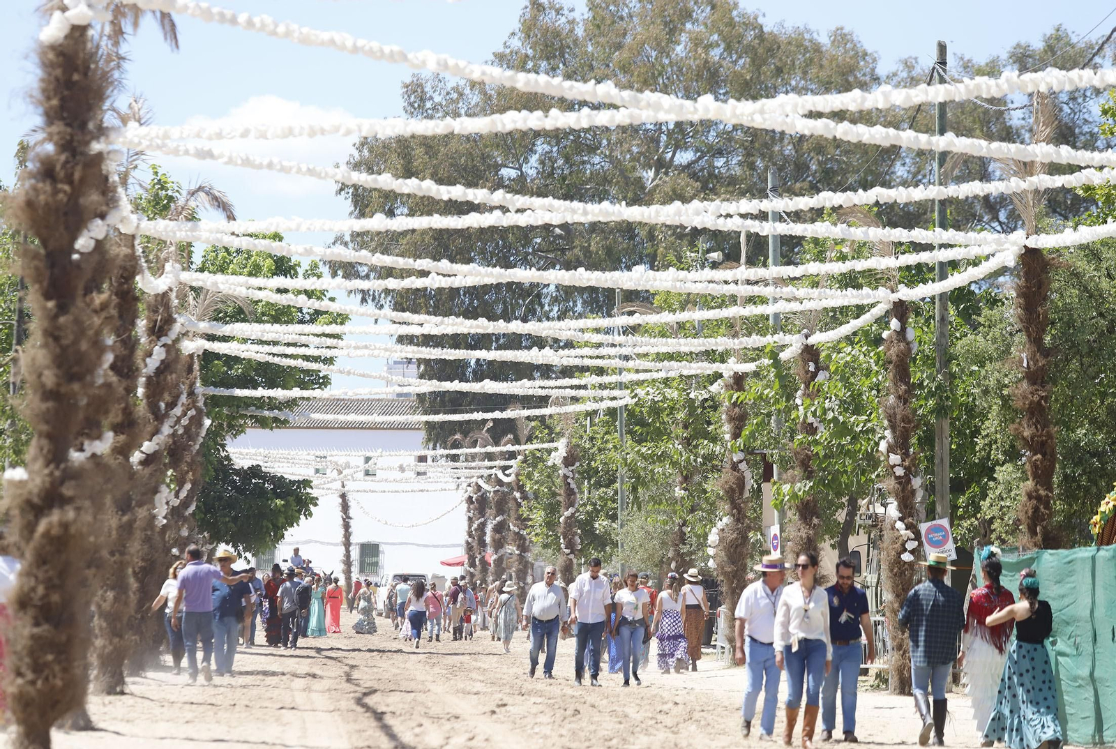 Ambiente en la aldea del Rocío en la jornada del sábado