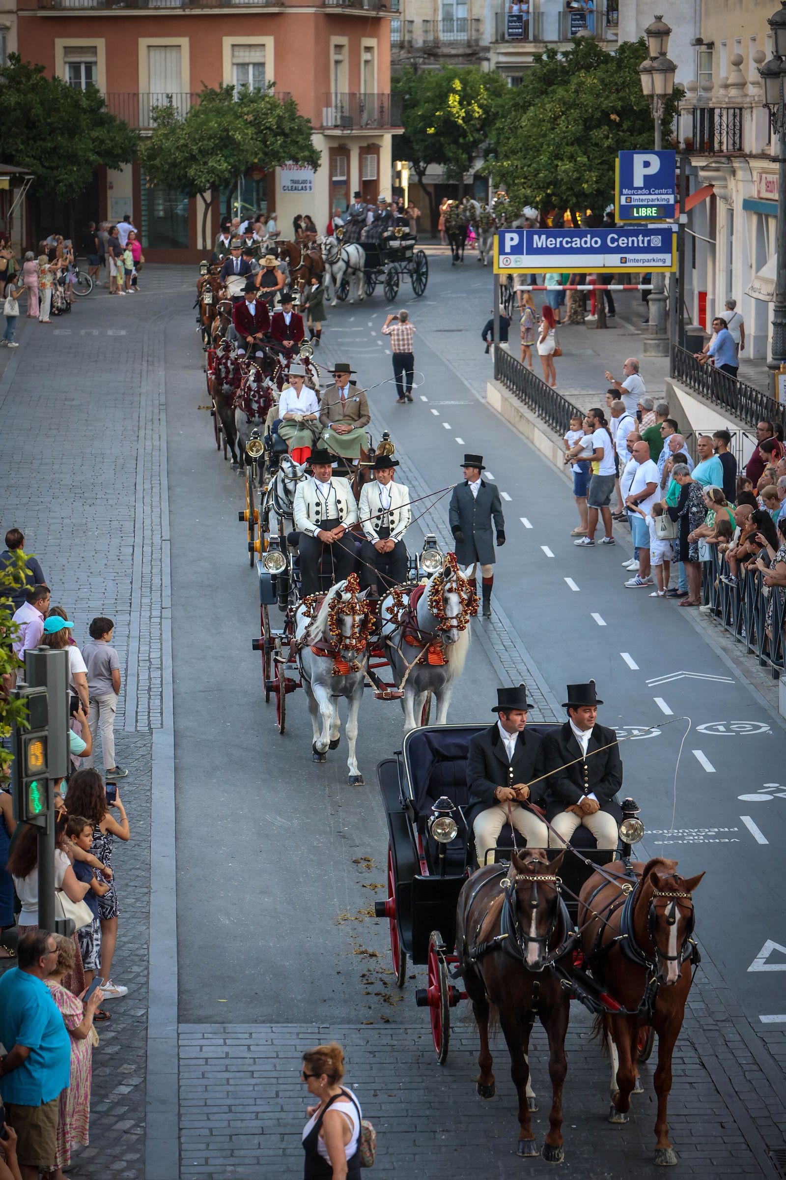 Búscate en la Parada Hípica por el 50 aniversario de Real Escuela en Jerez