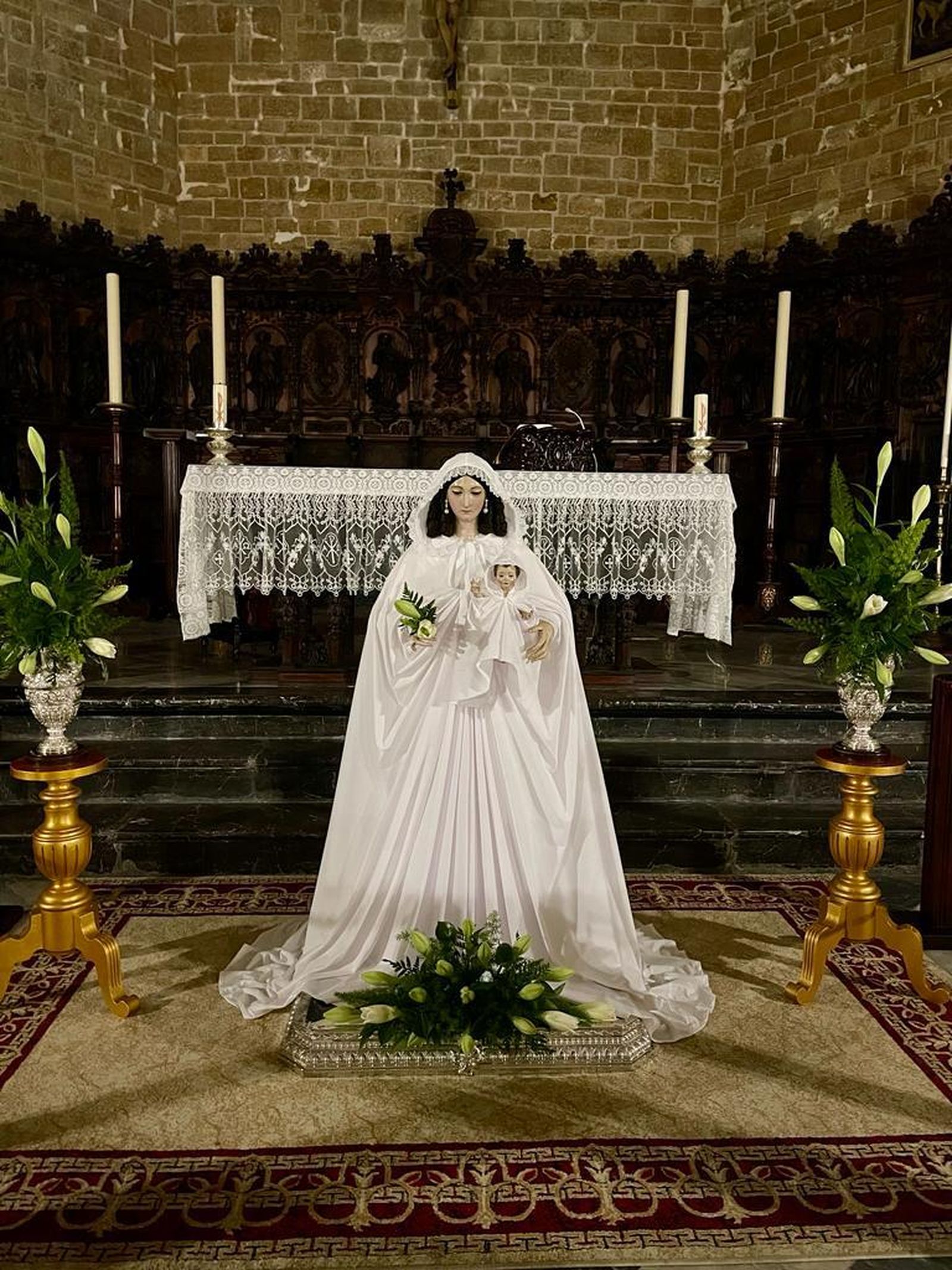 La Virgen del Rosario antes de marchar a la restauración