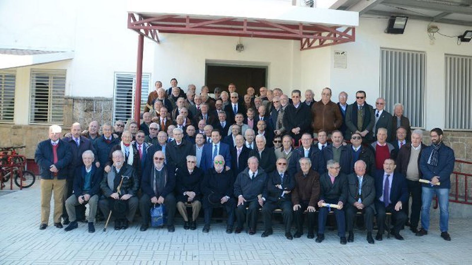Antiguos compañeros del colegio de San Felipe Neri, celebrando el día del Antiguo Alumno Marianista con los homenajeados, José Antonio Barbudo, Fernando Vázquez, José Ramón García Murga, Nacho Sánchez Galán, Francisco Calancha, Rafael Iglesias, Antonio Pacheco y Alejandro Borello.