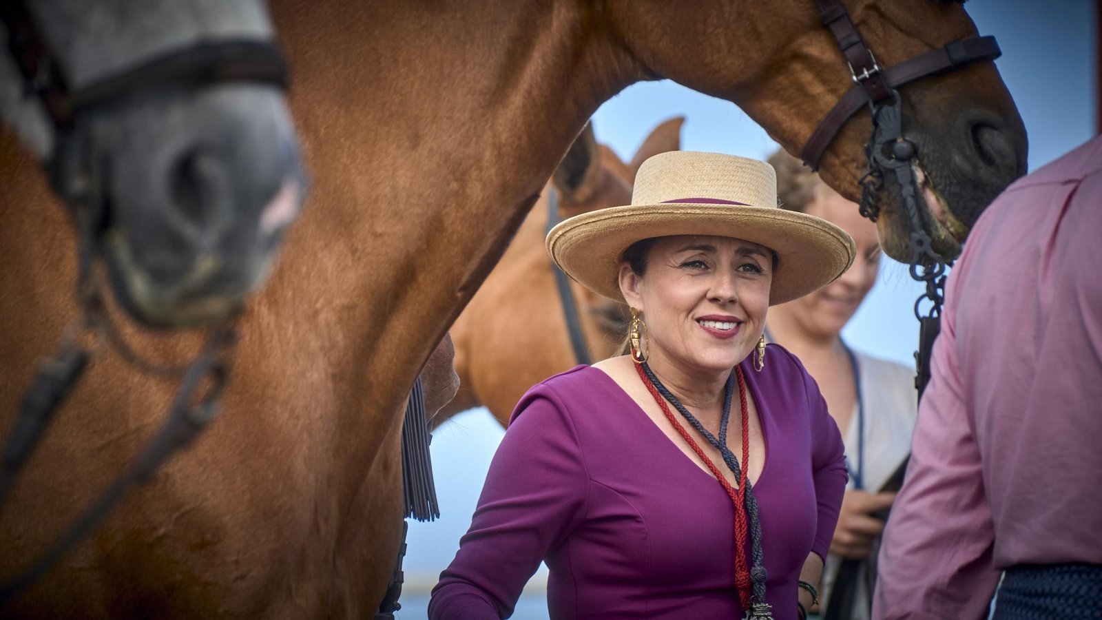 El embarque de las hermandes rocieras de Cádiz en Bajo de Guía