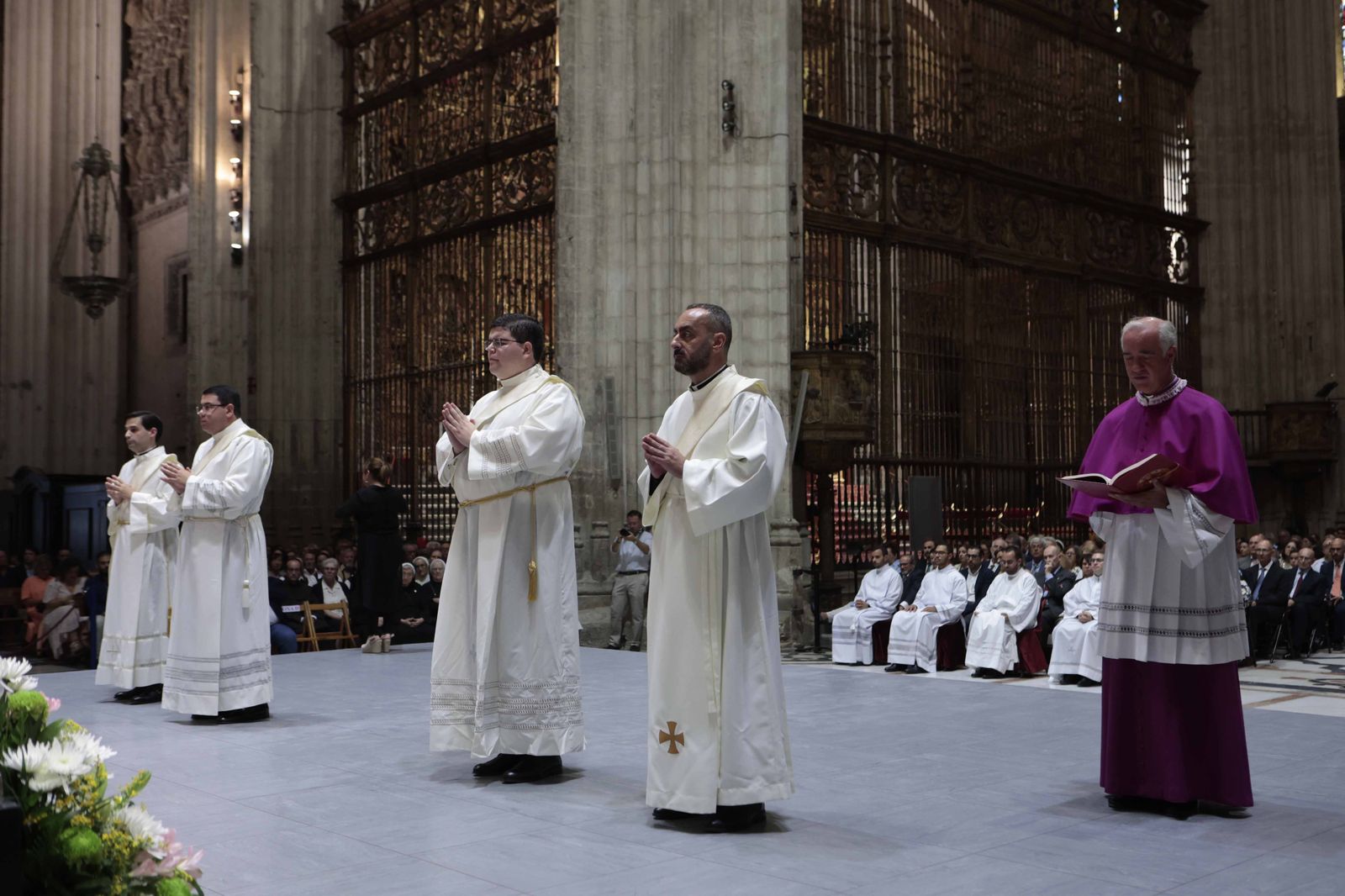 La ceremonia de ordenación conjunta de diáconos y sacerdotes en imágenes