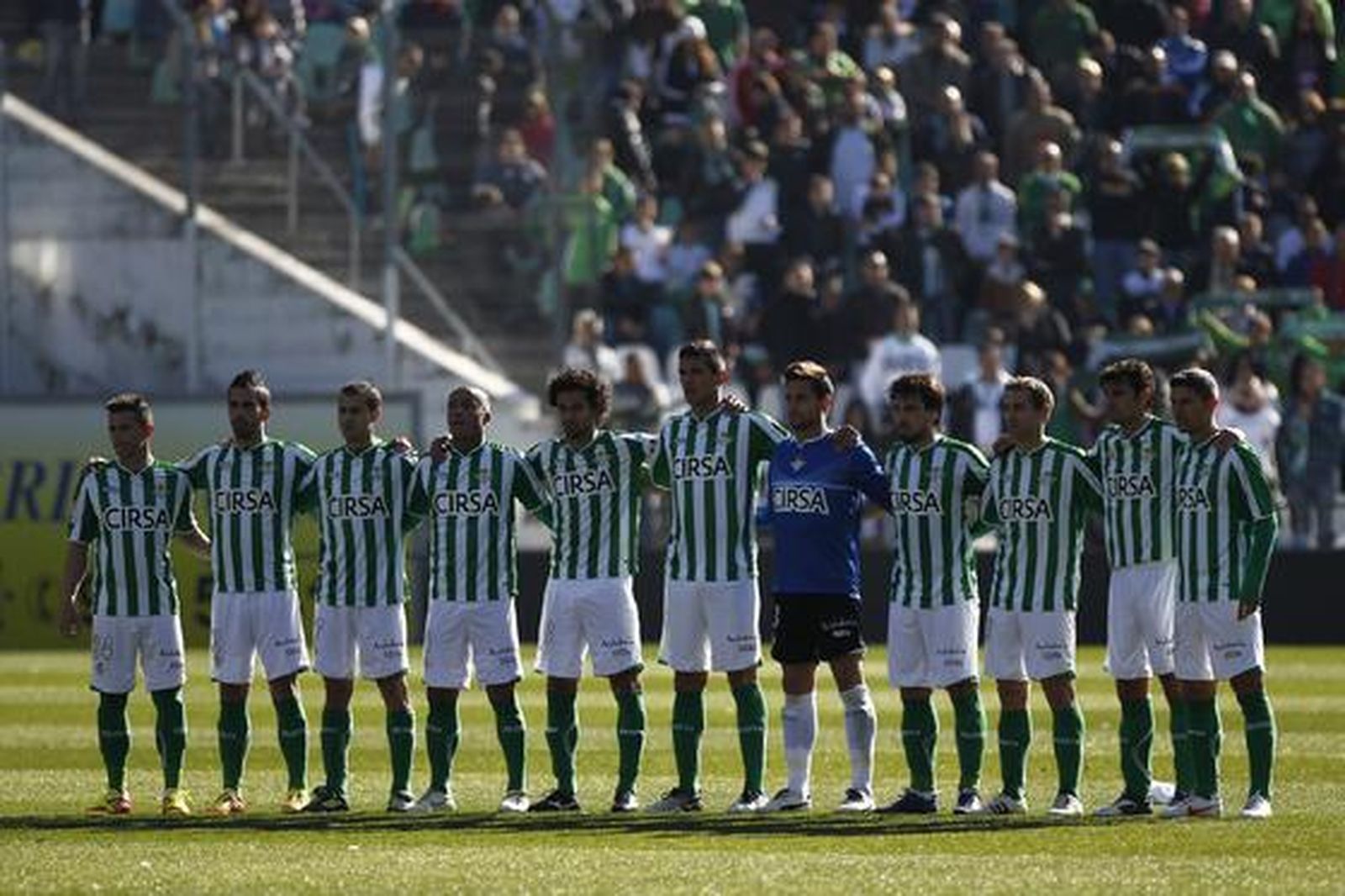 El Granada aprovecha el empuje del nuevo entrenador para vencer al Betis, que realizó una mala primera parte.

Foto: Antonio Pizarro