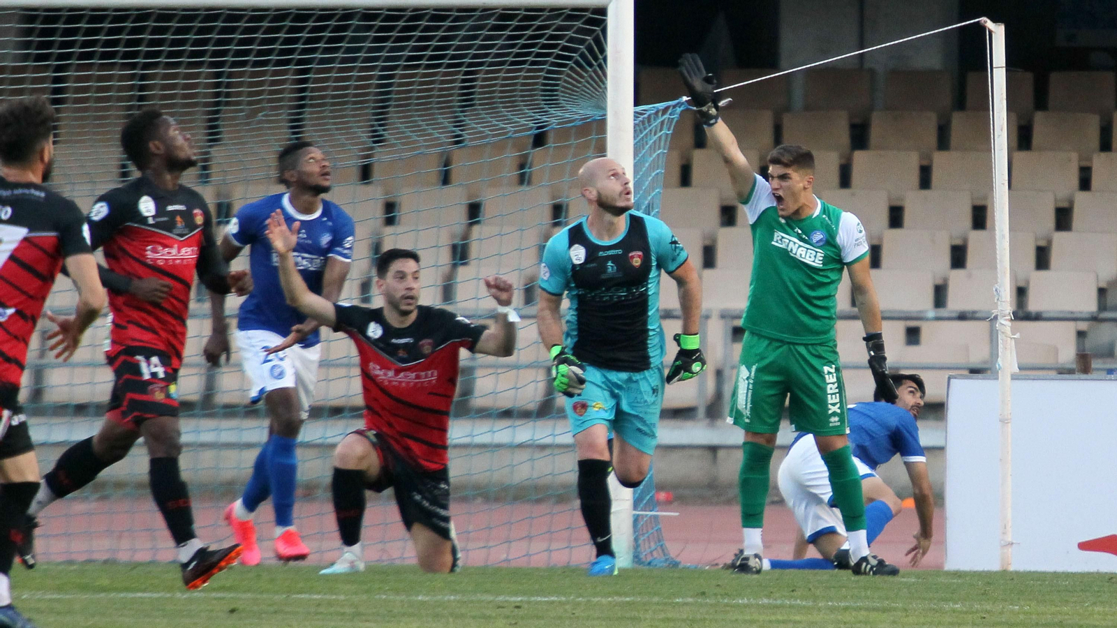 Imágenes del Xerez DFC contra Salerm Puente Genil en Chapín