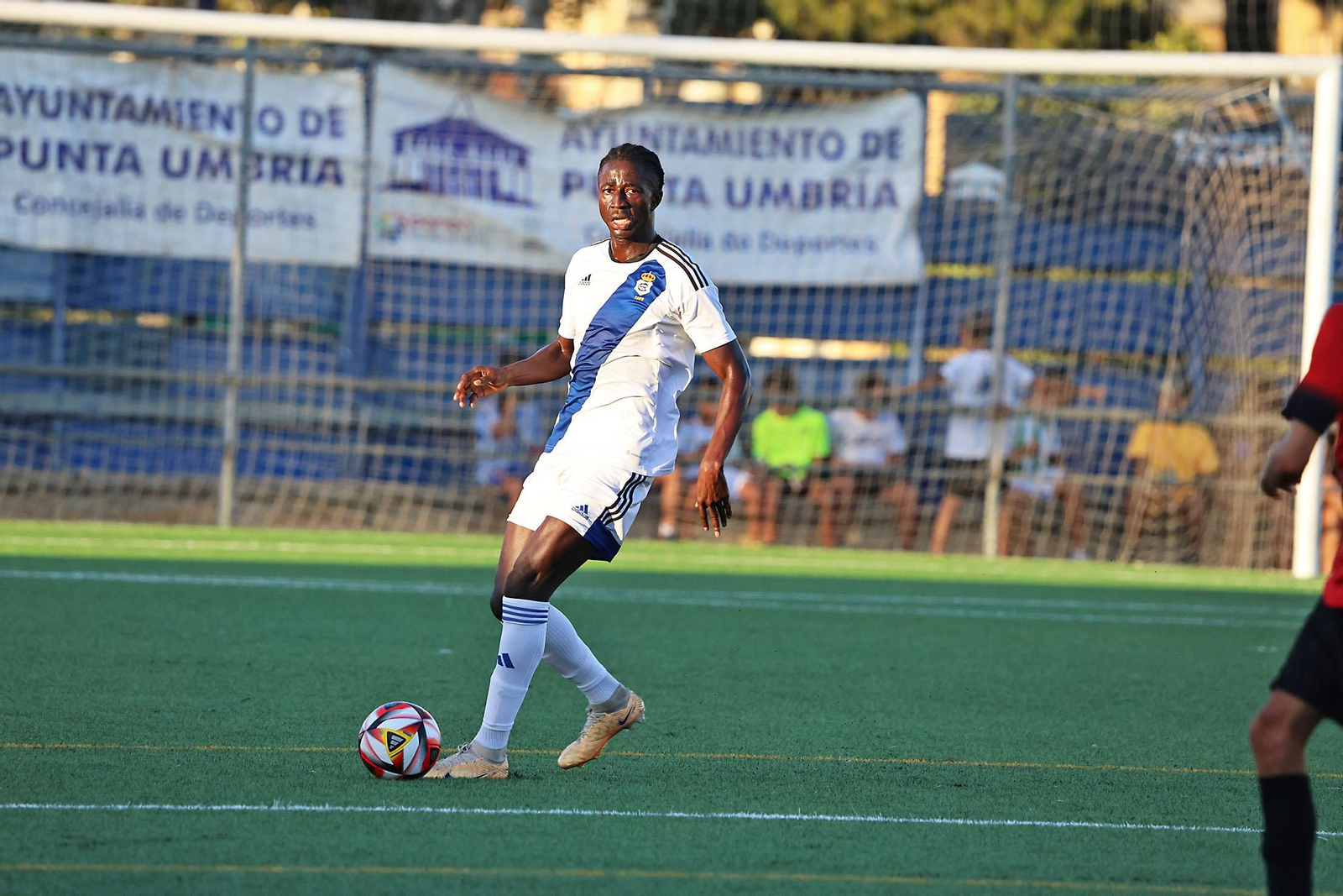 Imágenes del amistoso entre el CD Punta Umbría y el Recreativo de Huelva