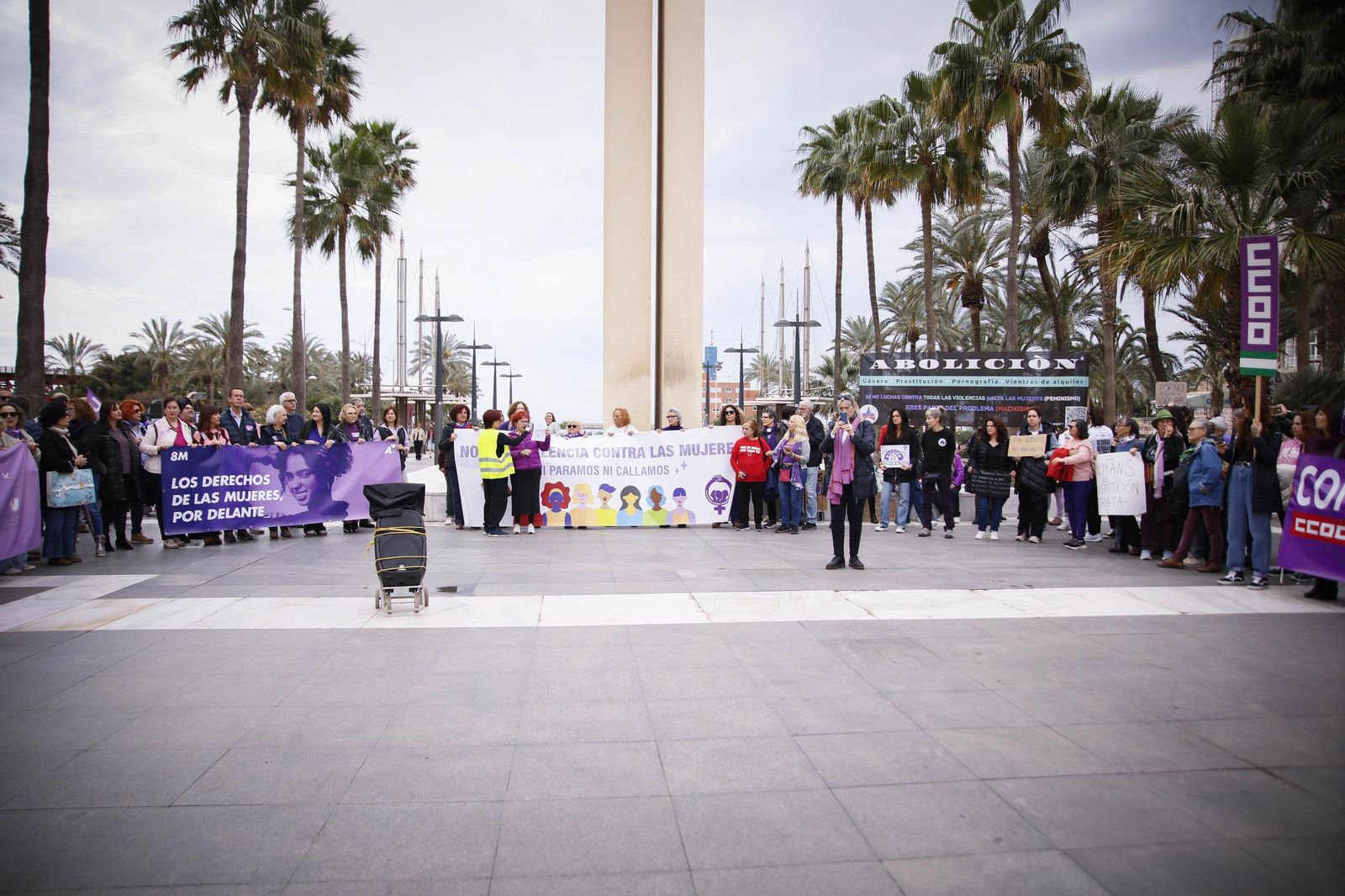 Las imágenes de la manifestación realizada por la Plataforma de Acción Feminista en Almería