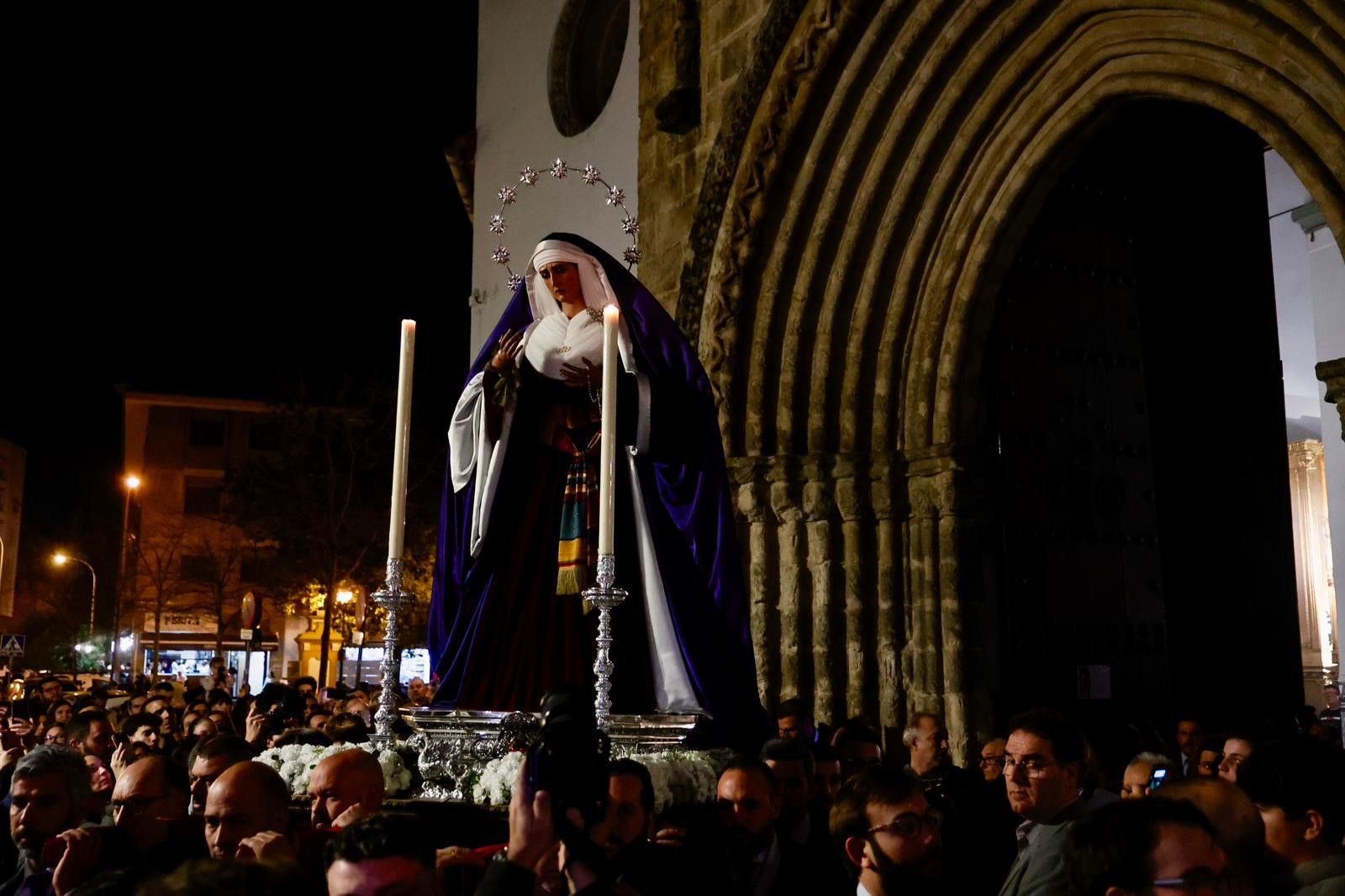 La Hiniesta dolorosa, tras abandonar el pasado jueves la parroquia de San Julián.