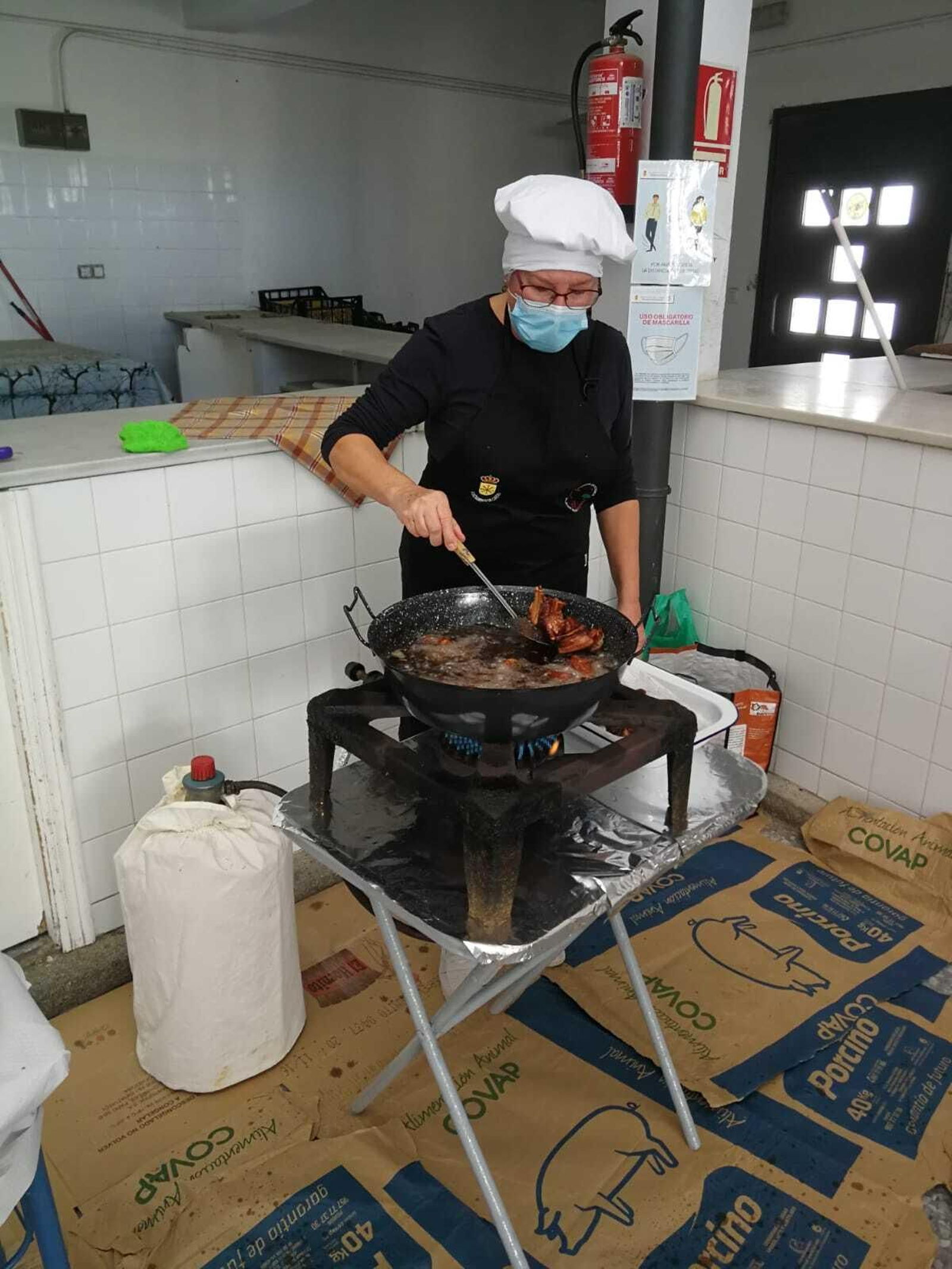 El I Concurso de Lechón Ibérico Frito de Cardeña, en fotografías