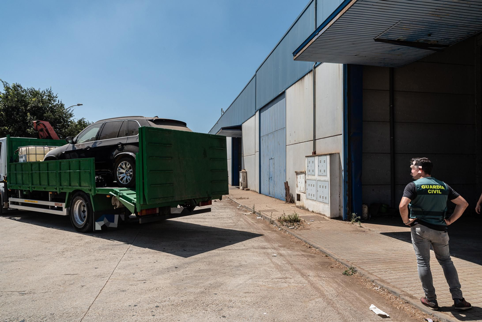 Intervención de la Guardia Civil en una nave de San Juan en la operación Barros