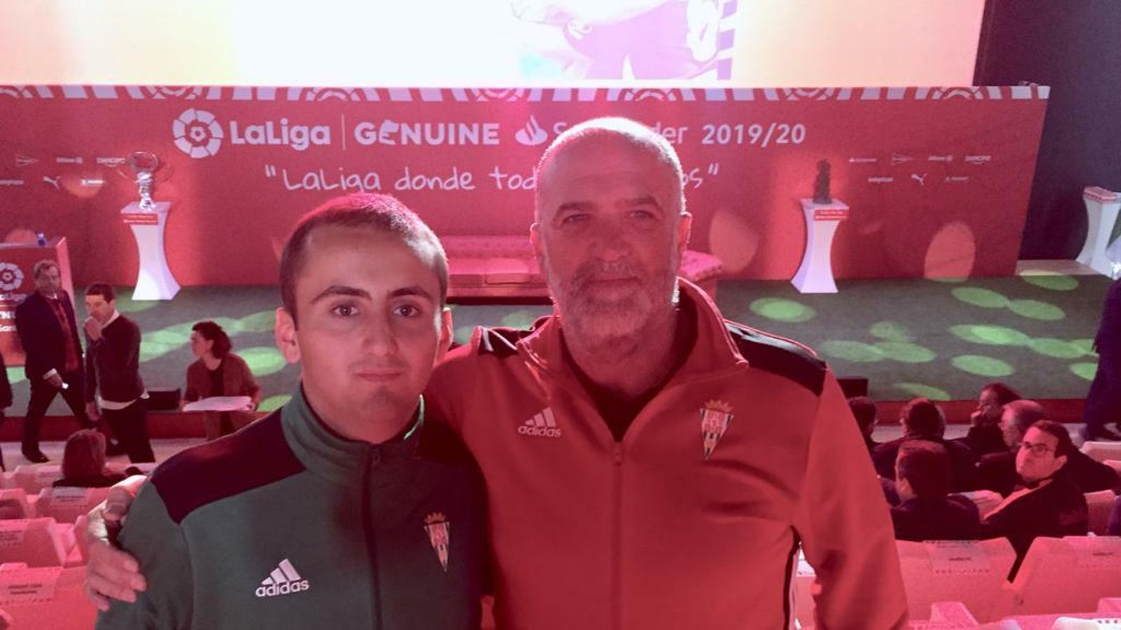 El técnico cordobesista, Pepe Carmona, junto al capitán del equipo Genuine, José Antonio Carmona.