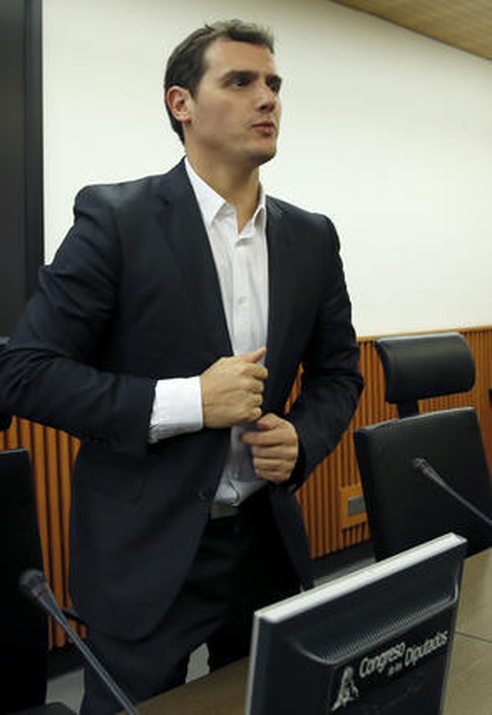 Rivera no facilitará un Gobierno del PSOE aunque Podemos aplace el referéndum