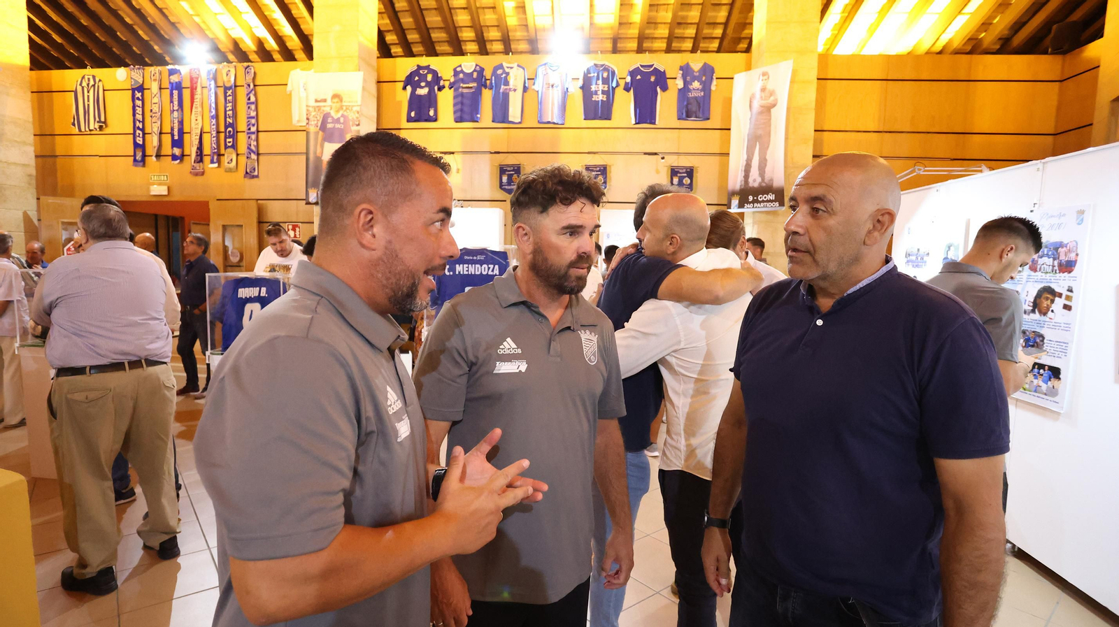 Inauguración de la exposición por el  75 aniversario del Xerez CD