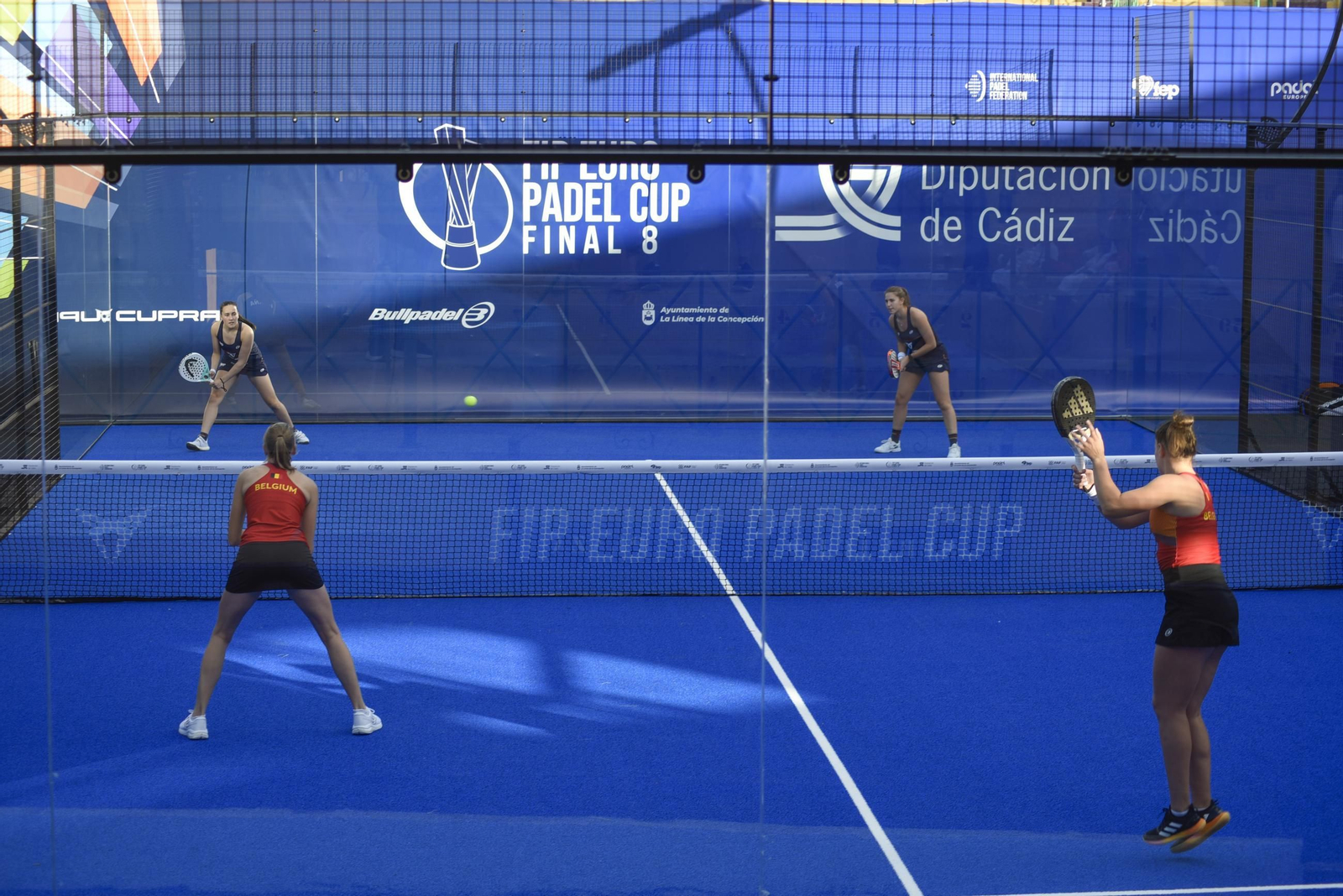 Fotos de la primera jornada del FIP Euro Pádel Cup de La Línea