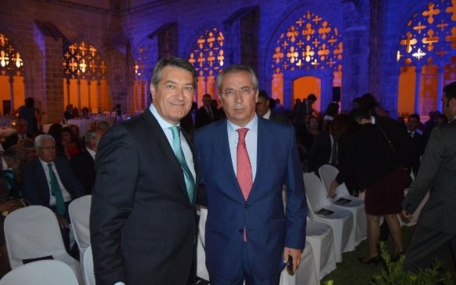 El director del Consejo Regulador, César Saldaña, con el subdelegado del Gobierno, Javier de Torre.

Foto: Ignacio Casas de Ciria