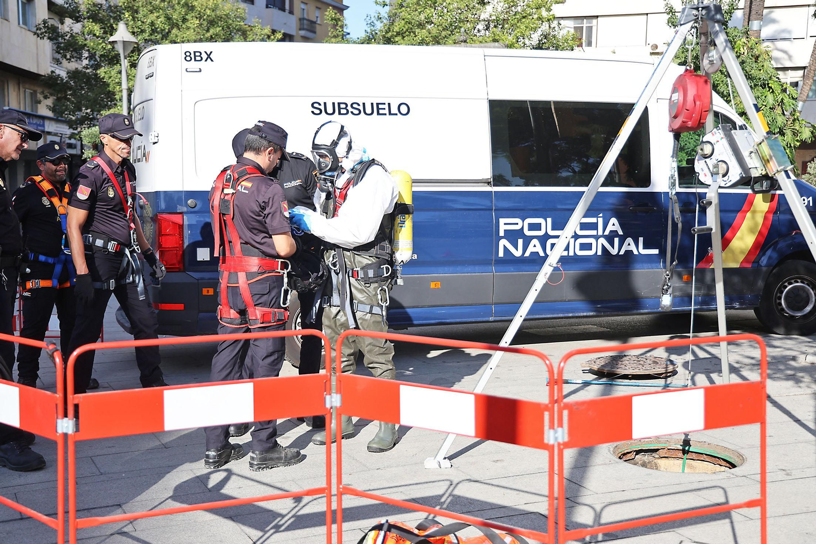 Así trabaja la Unidad de Subsuelo de la Policía para garantizar la seguridad en Huelva durante la Magna