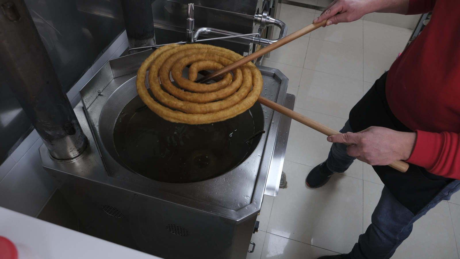 Fotogalería churro-pizza. Churrería Plaza Mayor. Huércal Overa.